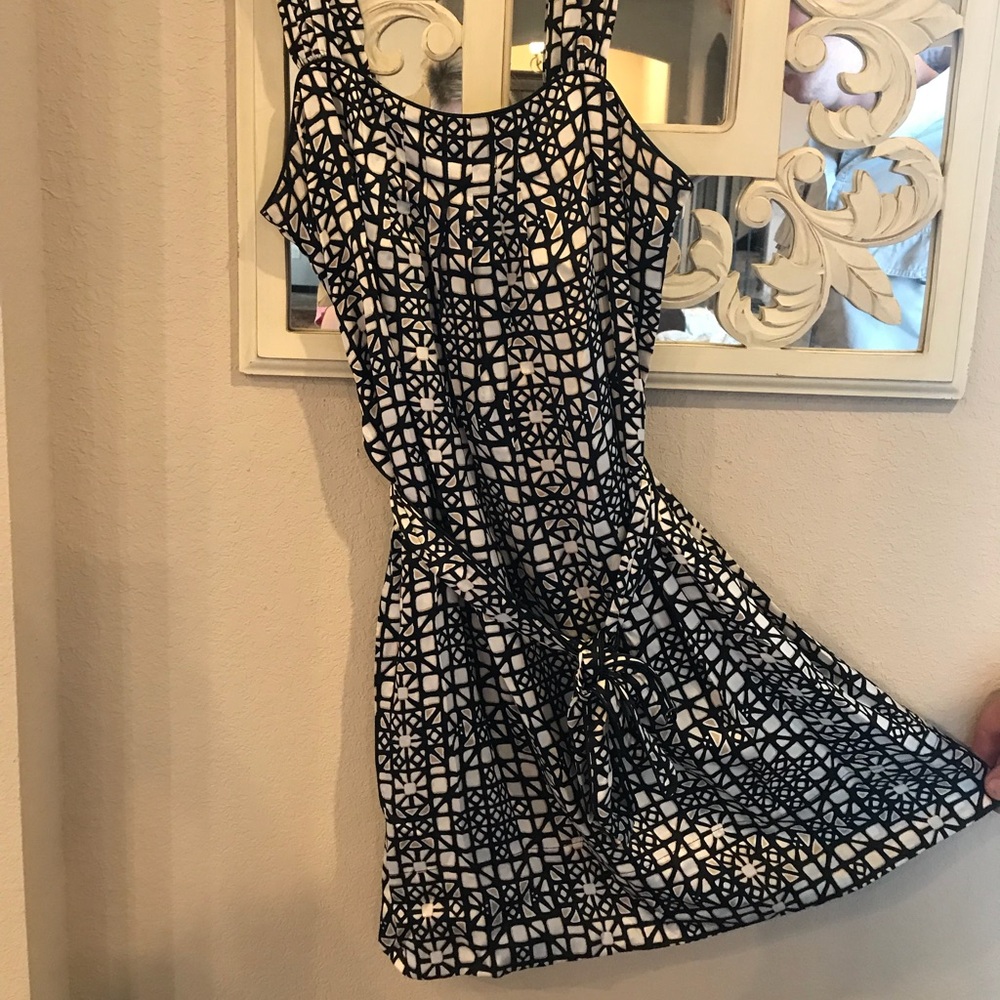 White House Black Market Black and White Geometric Midi Dress - Picture 2 of 7